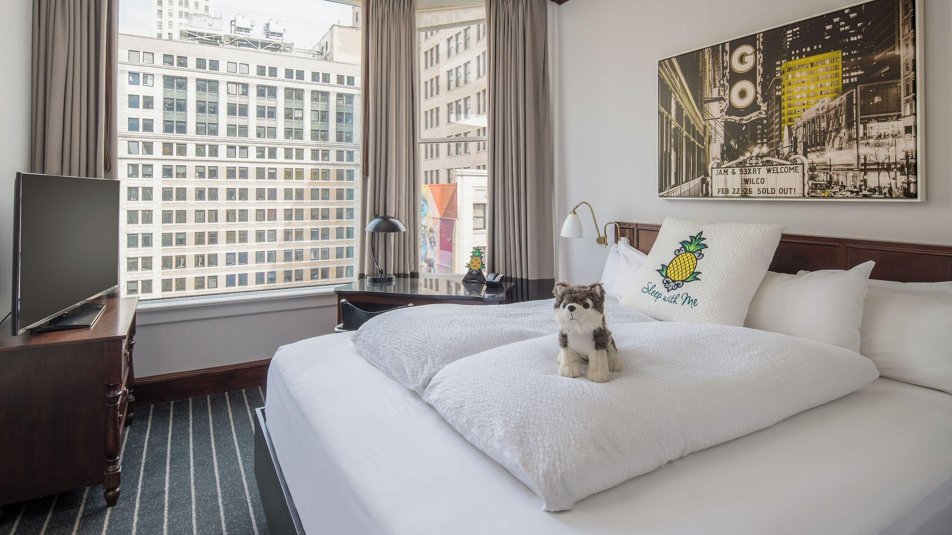 Staypineapple, An Iconic Hotel, The Loop 4*