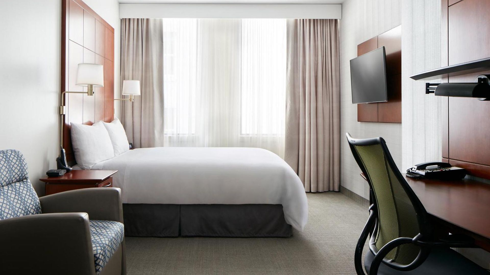 Loop Hotel 4*