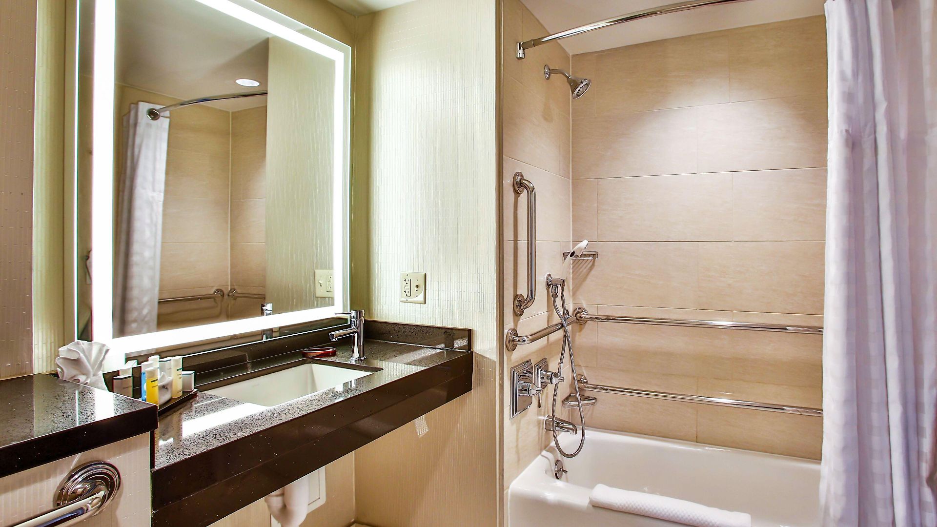 Embassy By Hilton Downtown Magnificent Mile