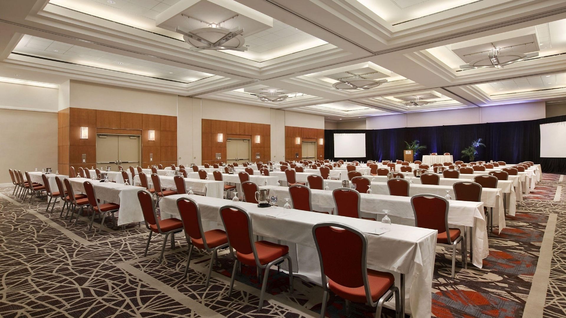 Embassy By Hilton Downtown Magnificent Mile 4* Chicago