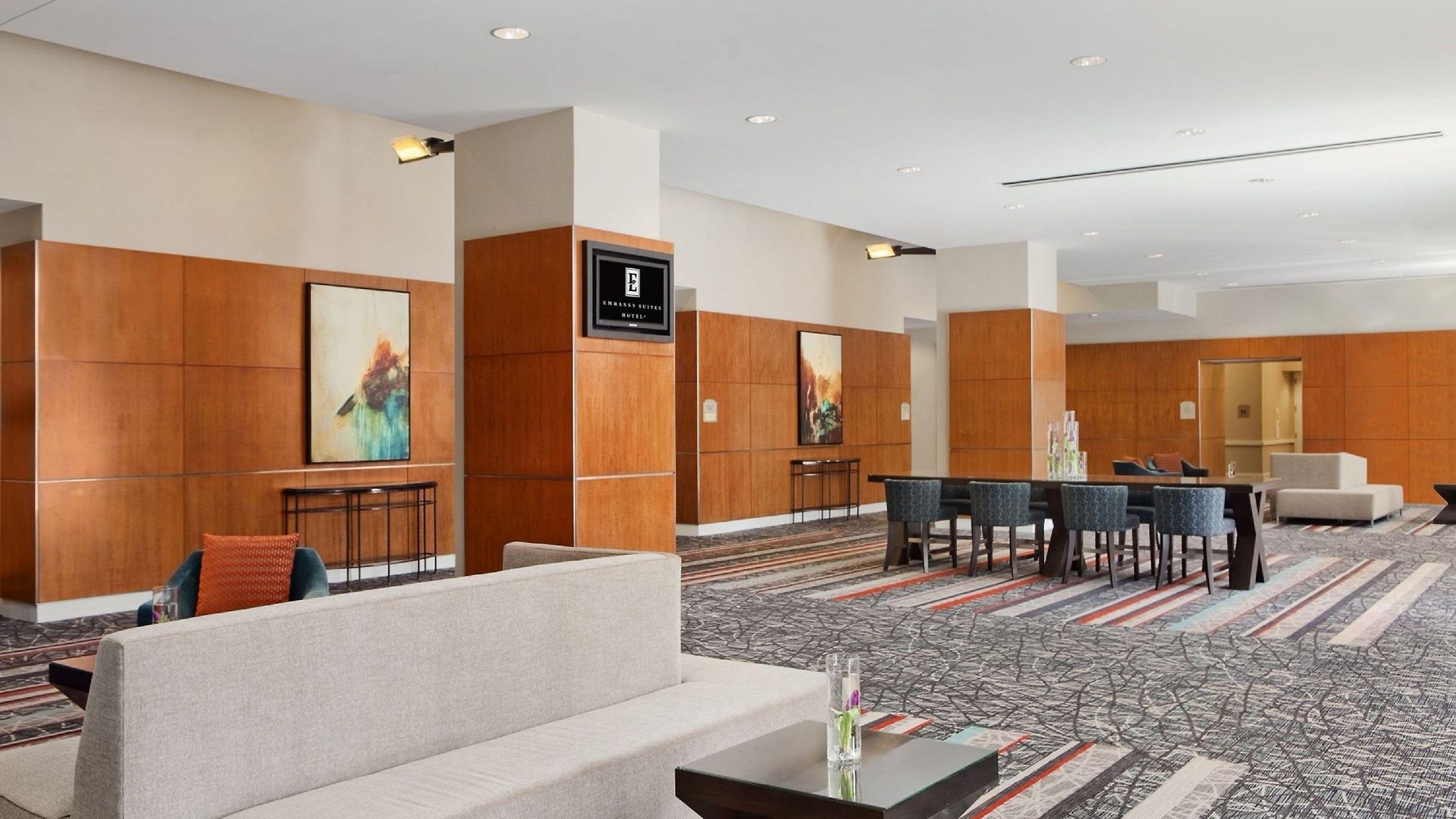 Embassy By Hilton Downtown Magnificent Mile Chicago