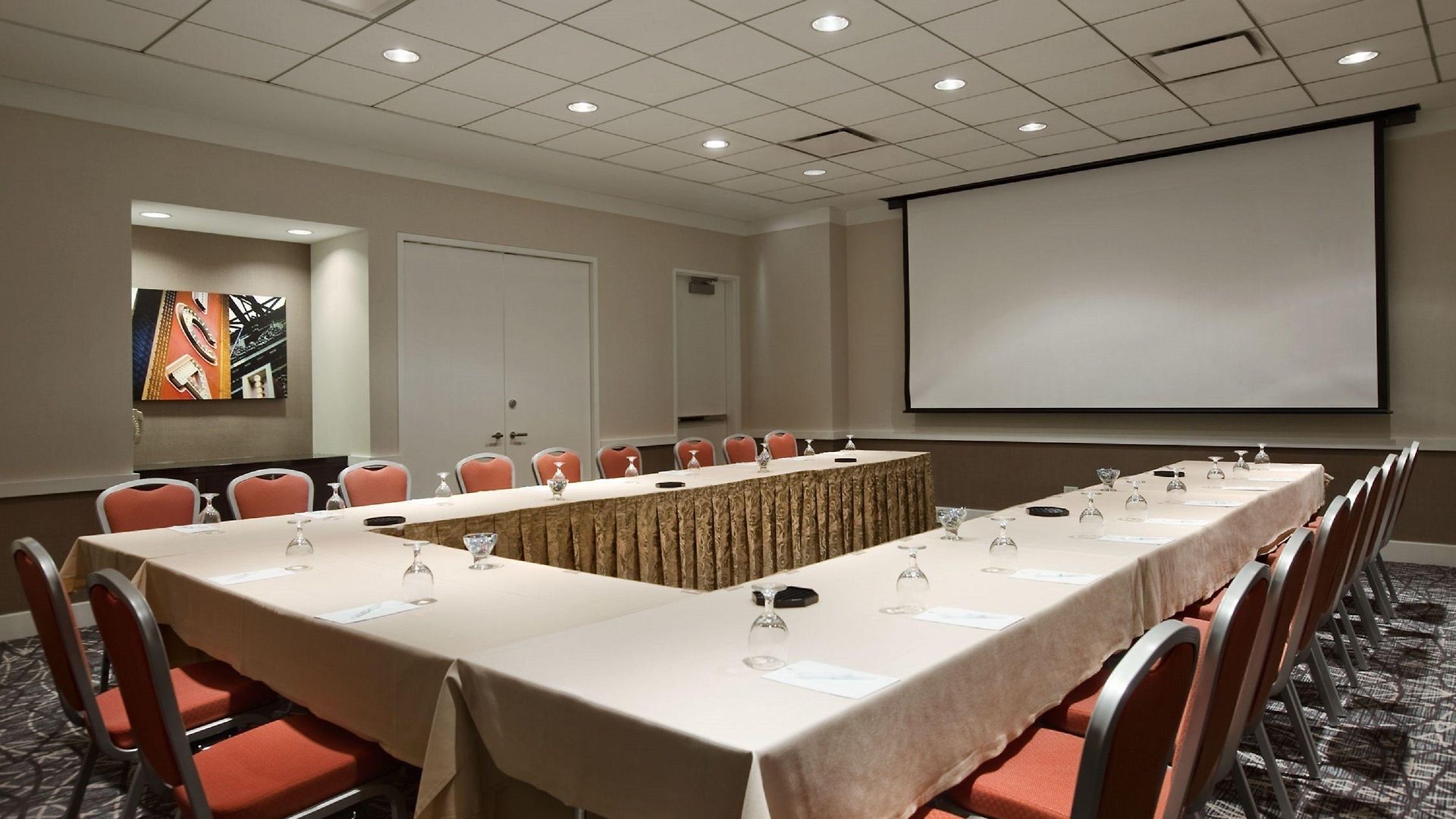 Hotel Embassy By Hilton Downtown Magnificent Mile