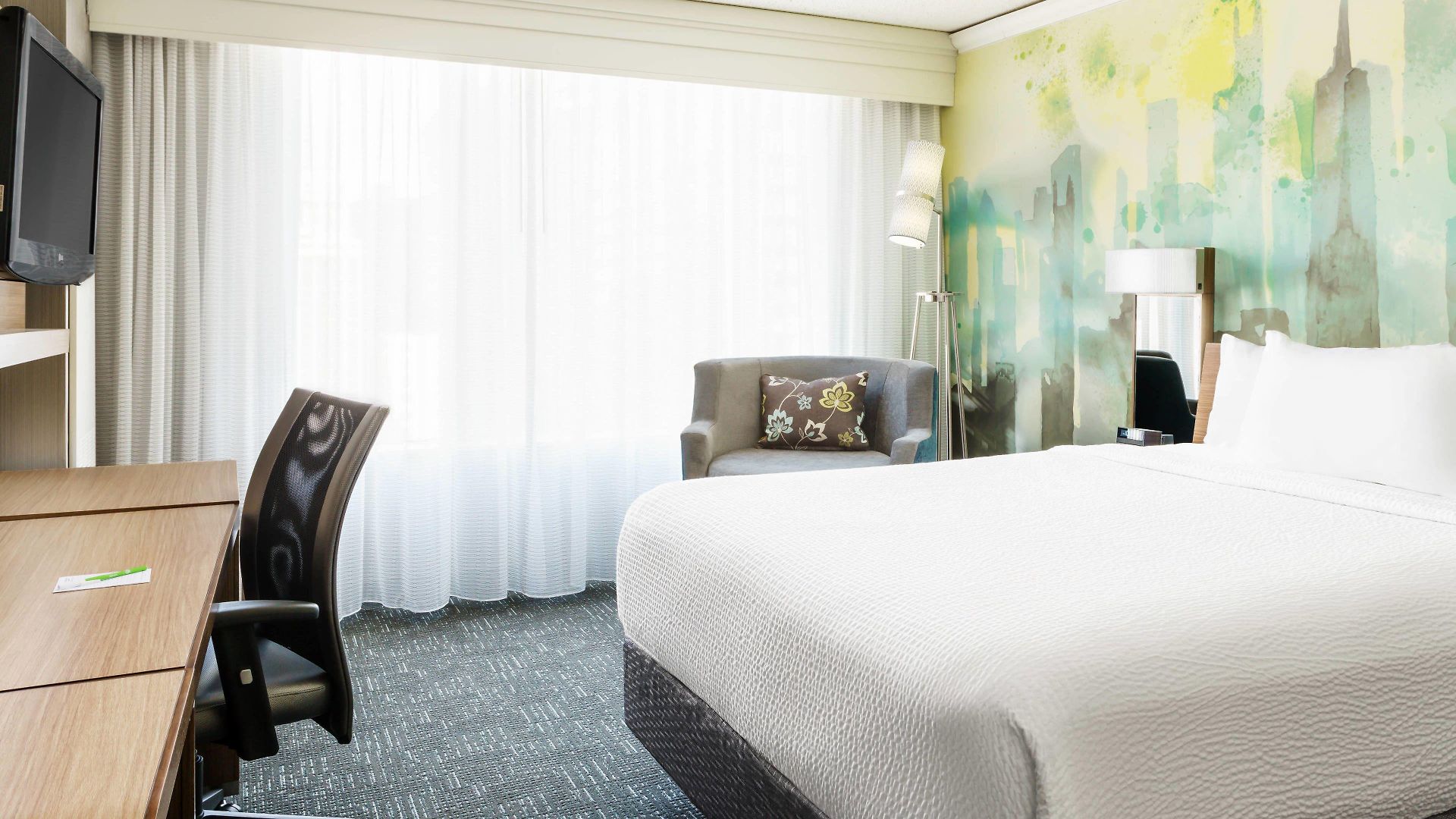Courtyard By Marriott Downtown/magnificent Mile Hotel 3*