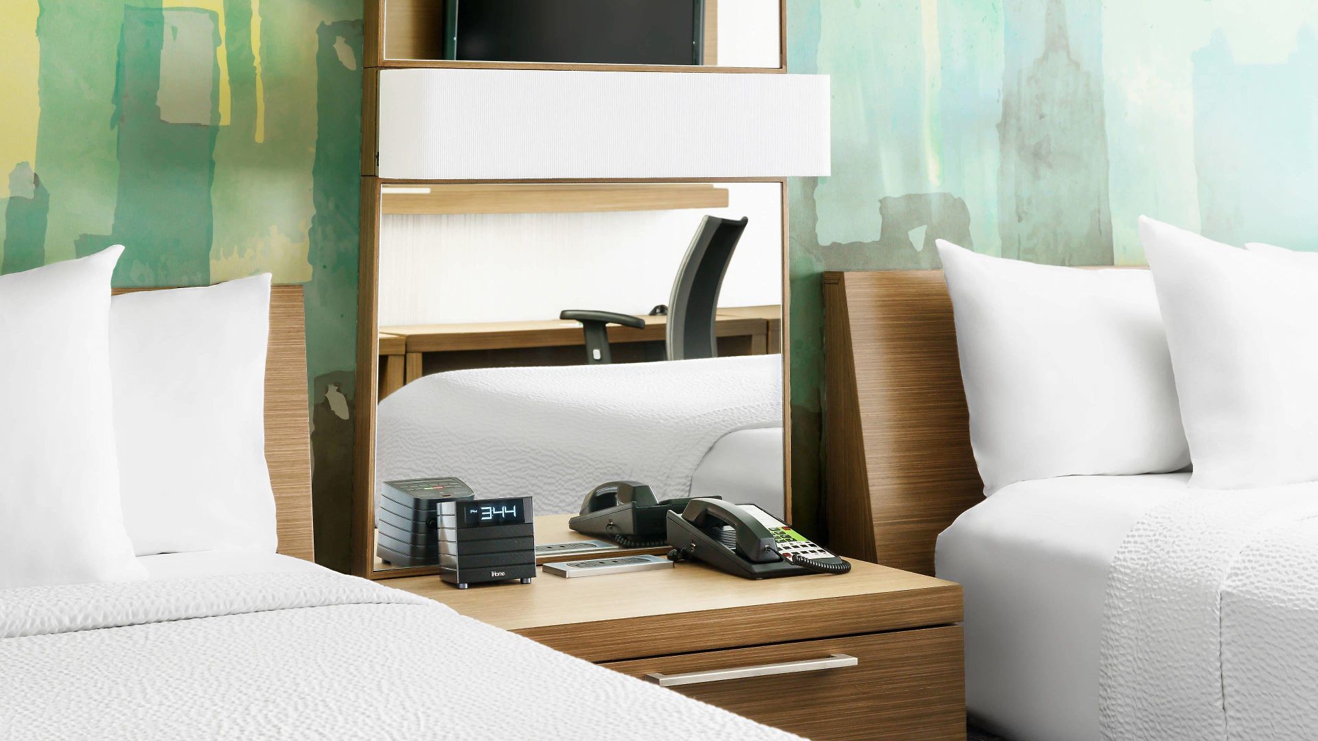Courtyard By Marriott Downtown/magnificent Mile Hotel