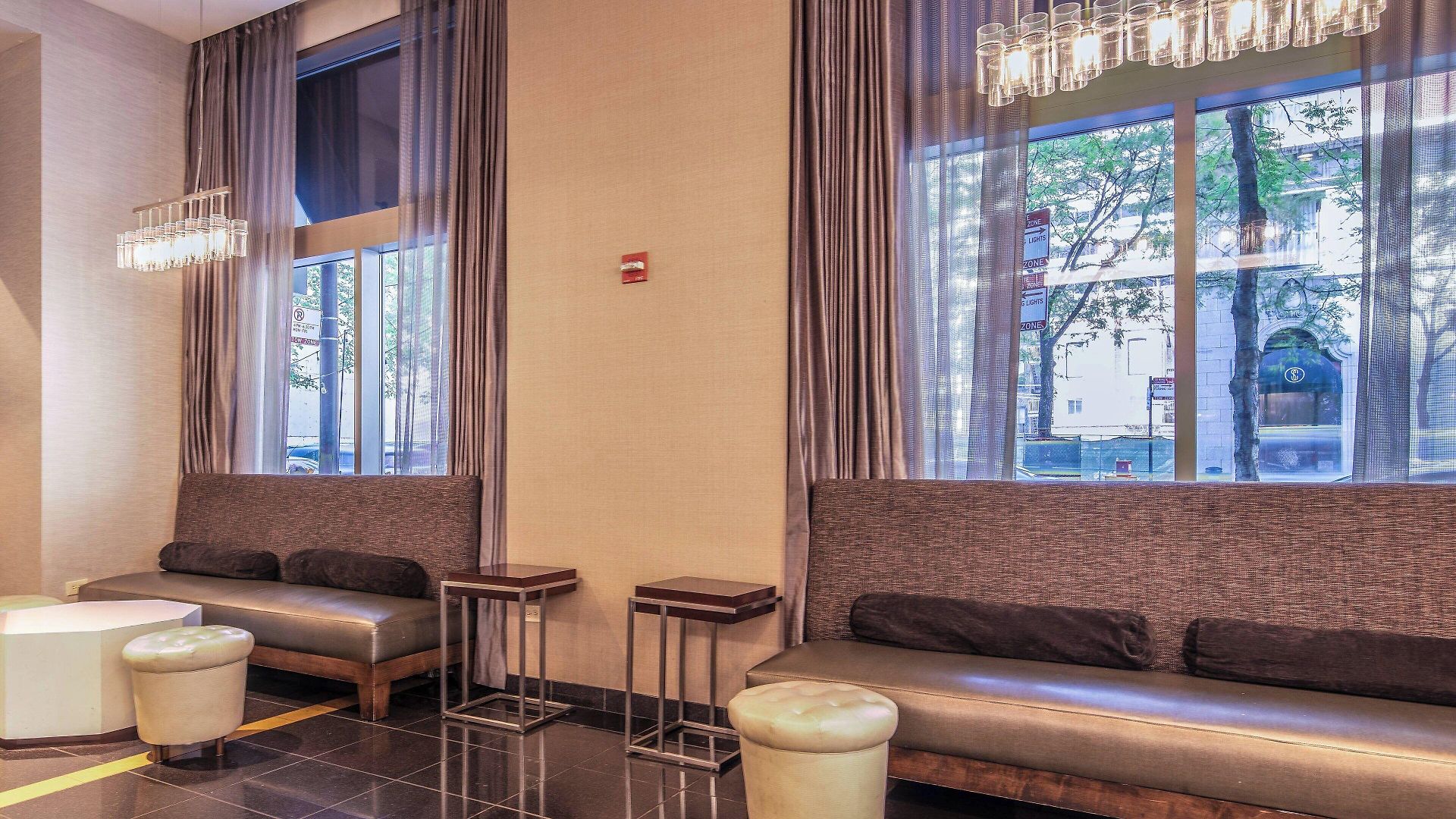Courtyard By Marriott Downtown/magnificent Mile Chicago