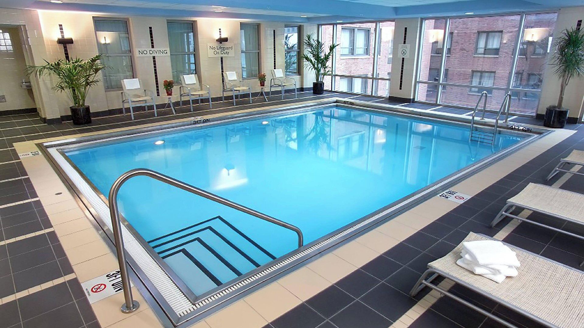 Courtyard By Marriott Downtown/magnificent Mile 3*