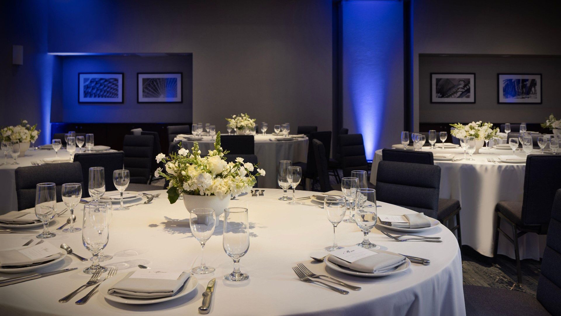 Courtyard By Marriott Downtown/magnificent Mile Hotel