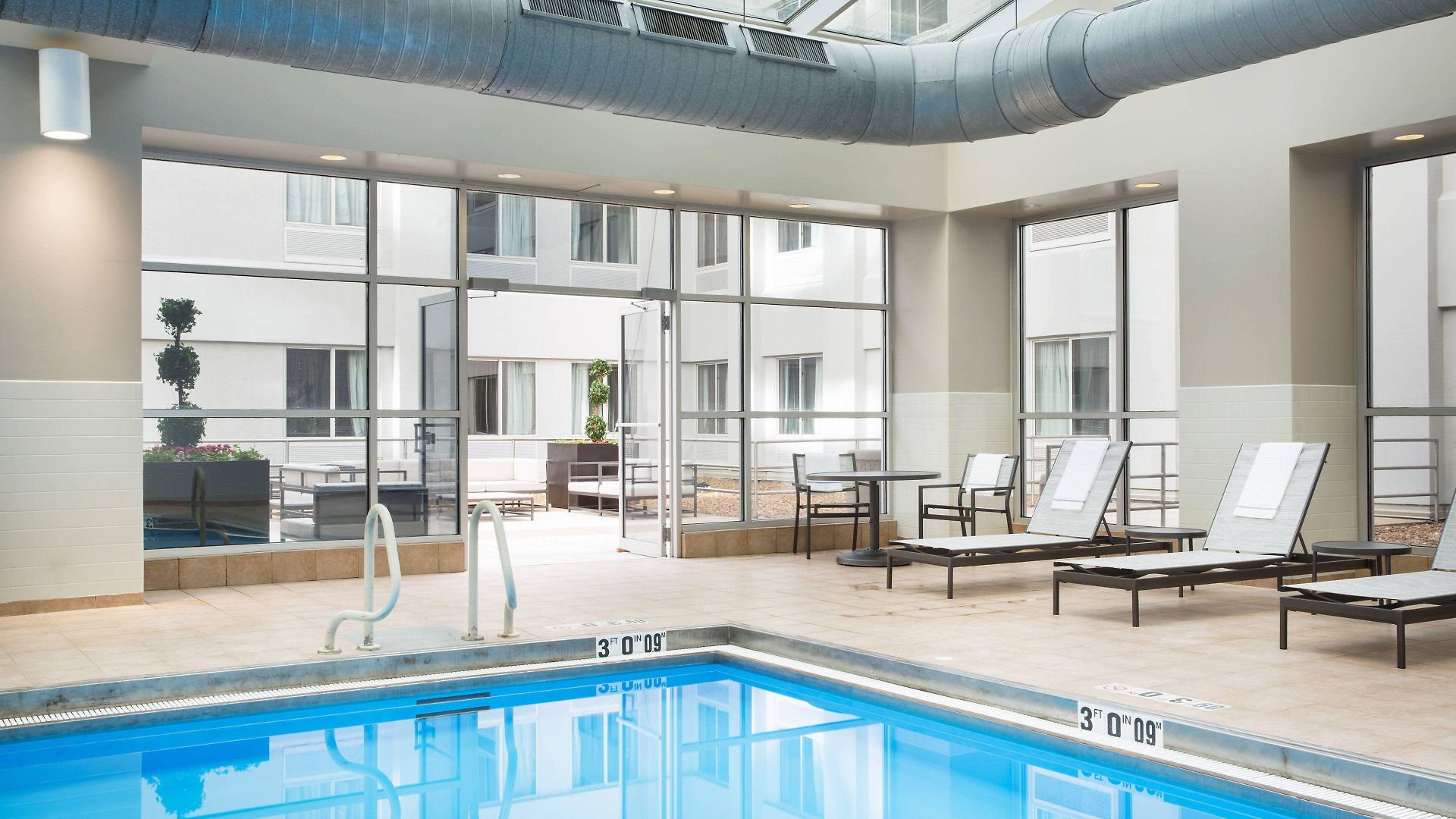 Ac Downtown 4*