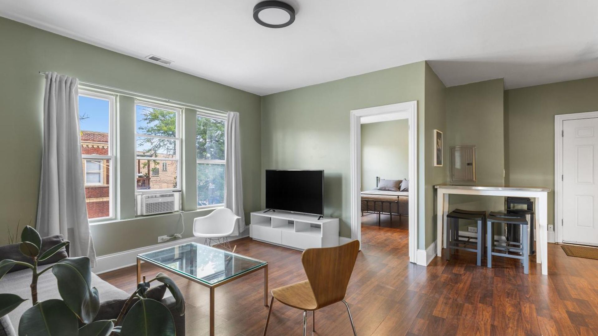 Homestay 3835 W North #2 *