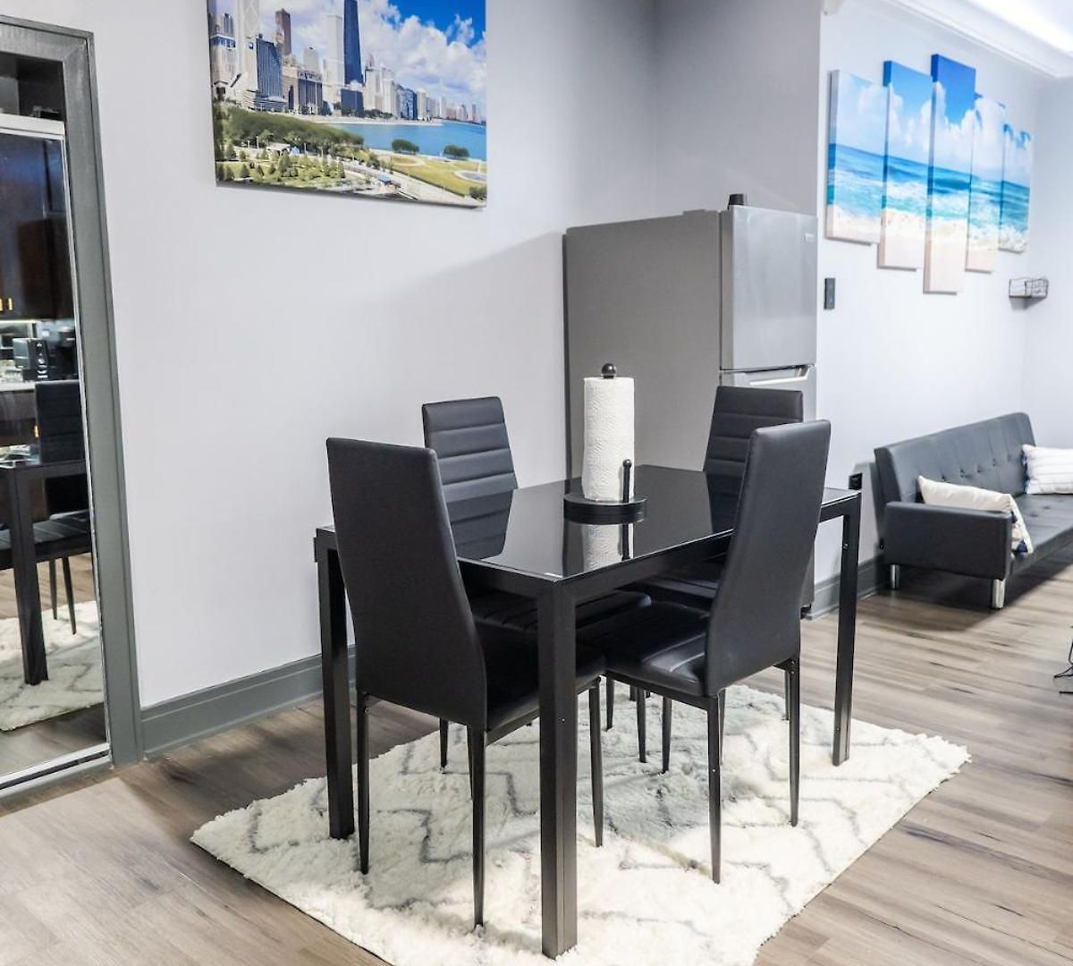 & Cozy 1-bedroom In Irving Park Apartment *