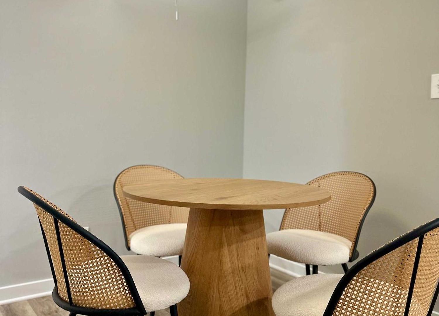 Quiet 1 Bedroom 1 Free Parking High Speed Wi-fi Apartment Chicago
