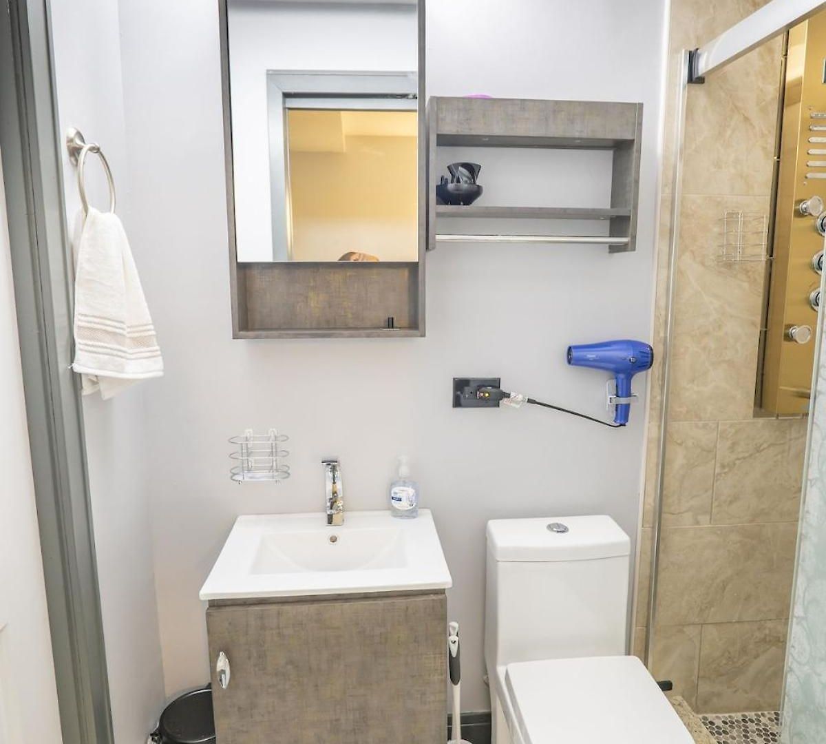 & Cozy 1-bedroom In Irving Park Apartment *