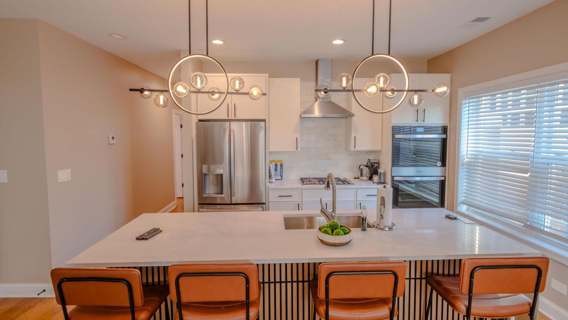 Apartment Luxury Stylish 3br Minutes From Downtown Chicago