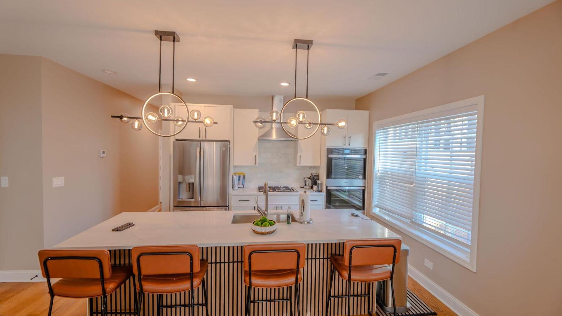 Apartment Luxury Stylish 3br Minutes From Downtown