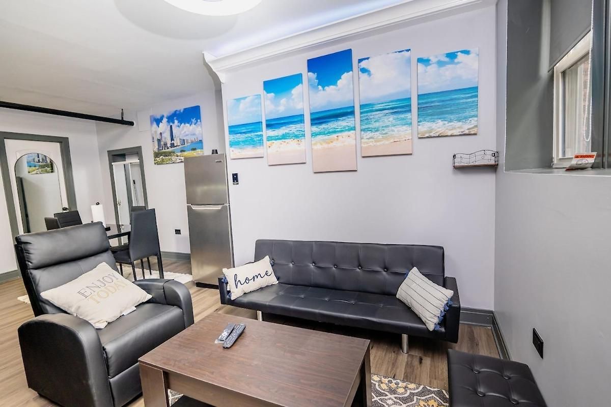 & Cozy 1-bedroom In Irving Park * Chicago