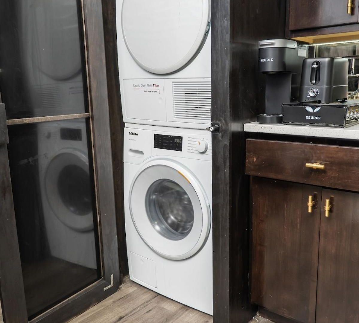 & Cozy 1-bedroom In Irving Park Apartment *