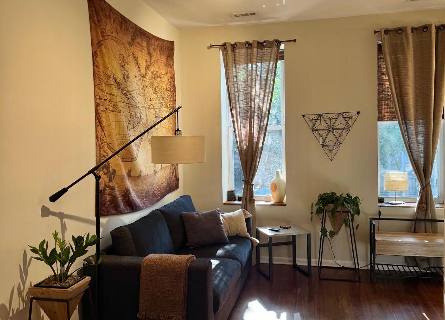 Wicker Park 1-br Walk To Train & Grocery Easy Downtown Access Apartment *