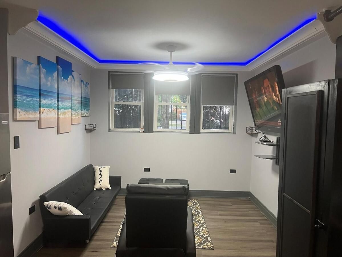 & Cozy 1-bedroom In Irving Park