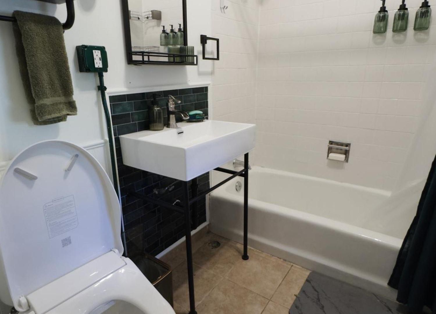 Apartment Tranquil Library 2brm 1bath Private Eclectic At Solar