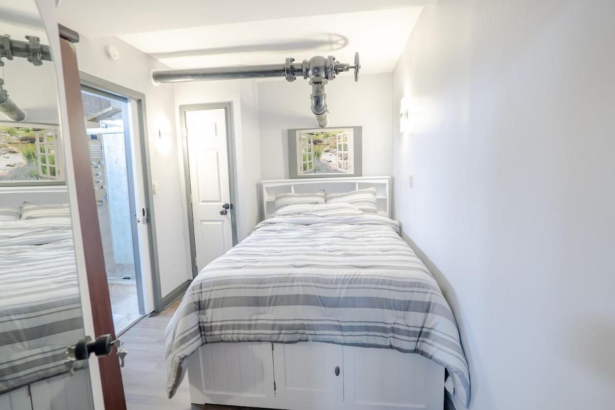 & Cozy 1-bedroom In Irving Park Apartment *