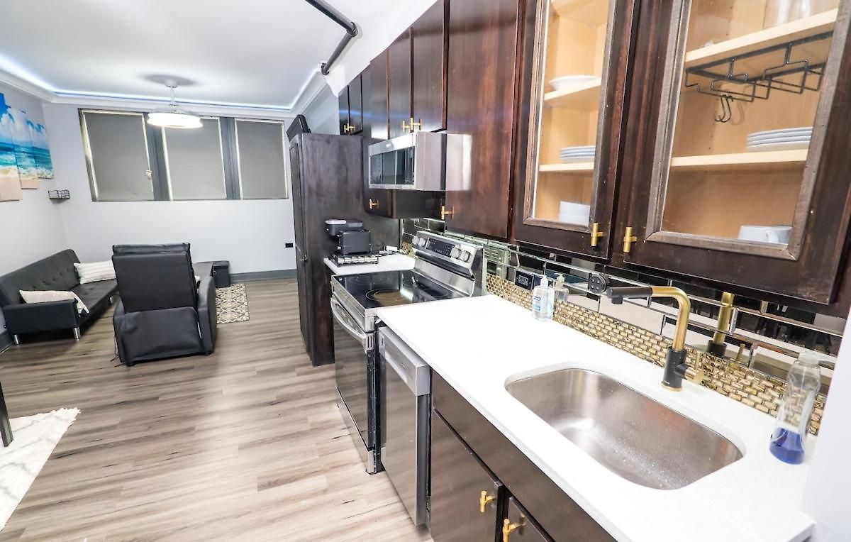 & Cozy 1-bedroom In Irving Park * Chicago