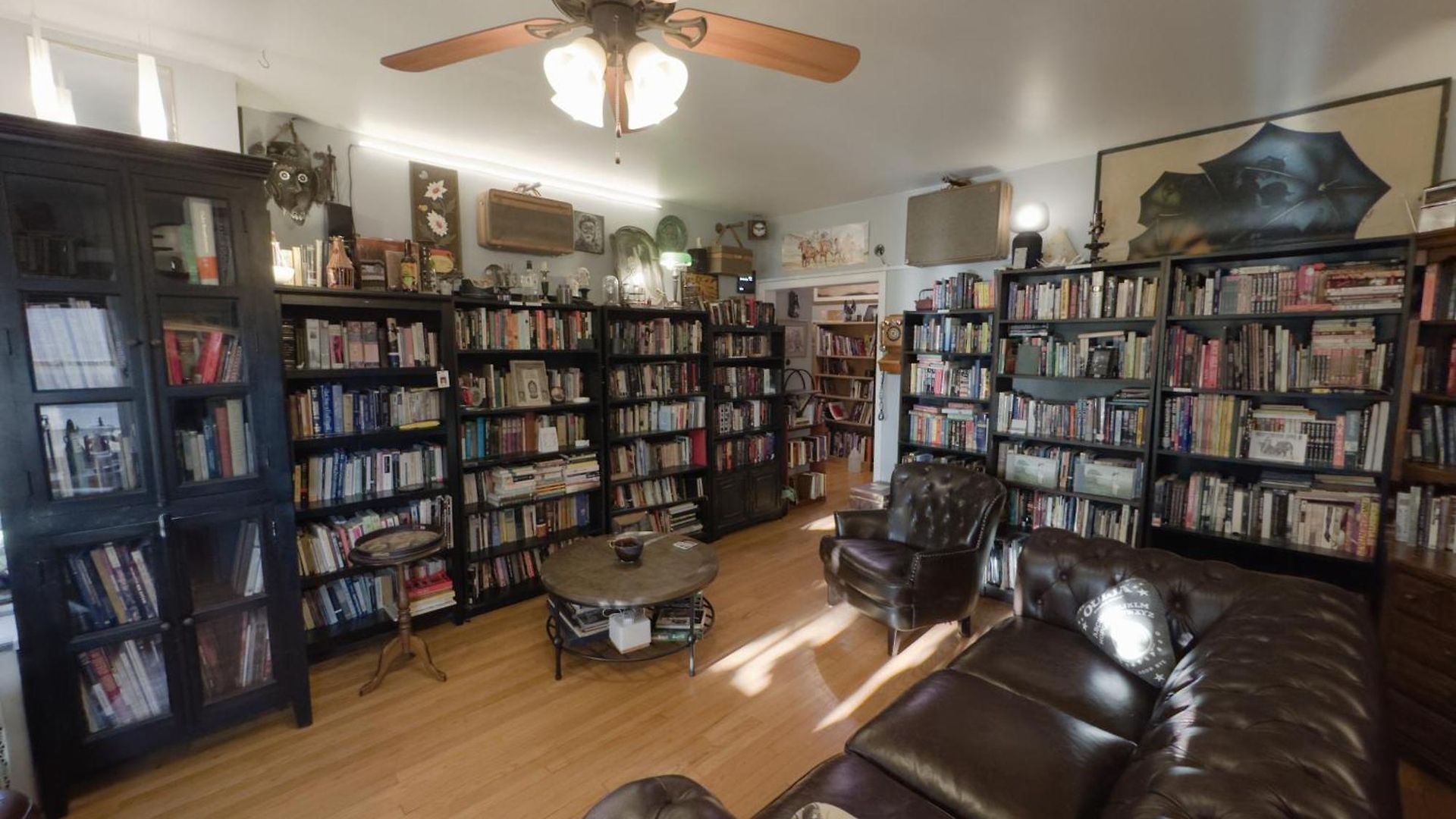 Tranquil Library 2brm 1bath Private Eclectic At Solar