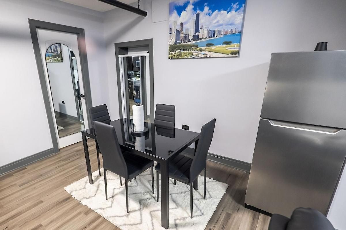& Cozy 1-bedroom In Irving Park Chicago