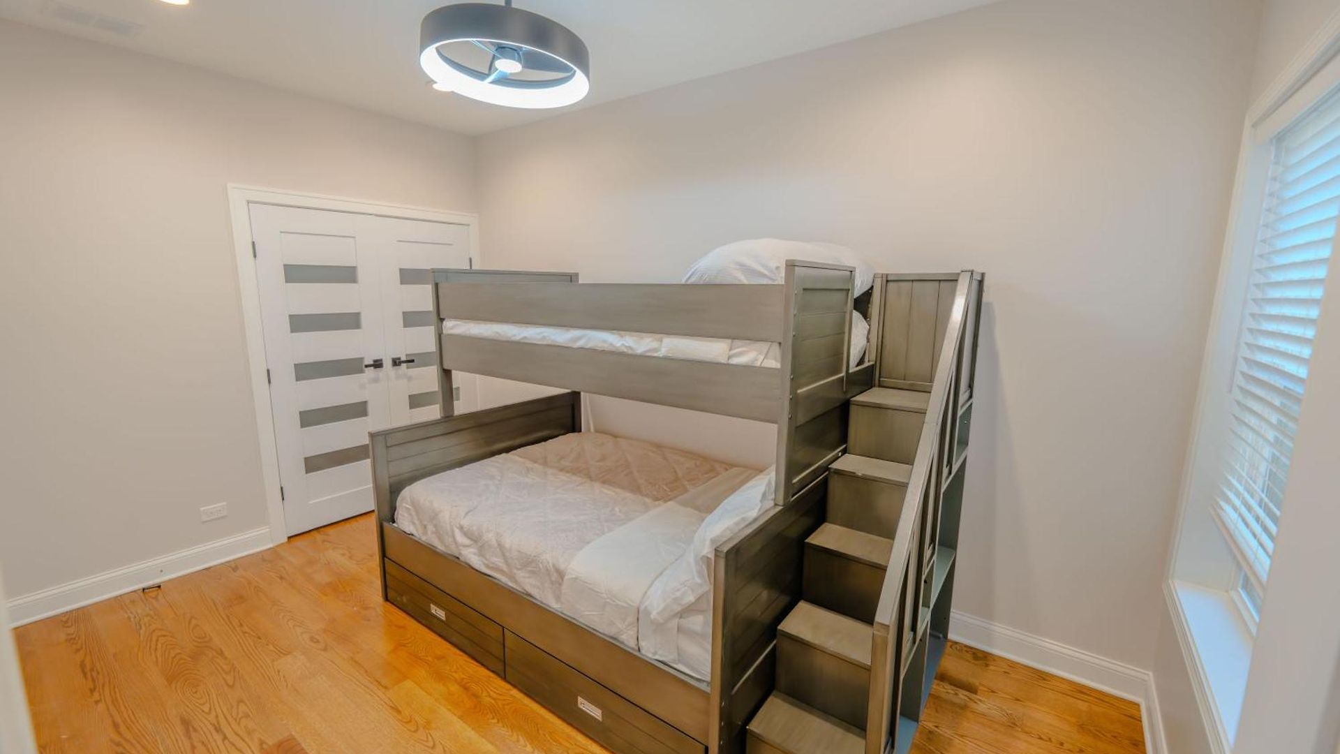 Luxury Stylish 3br Minutes From Downtown *
