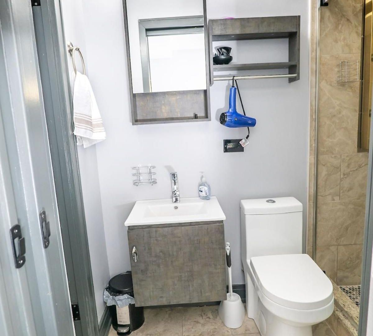 & Cozy 1-bedroom In Irving Park *