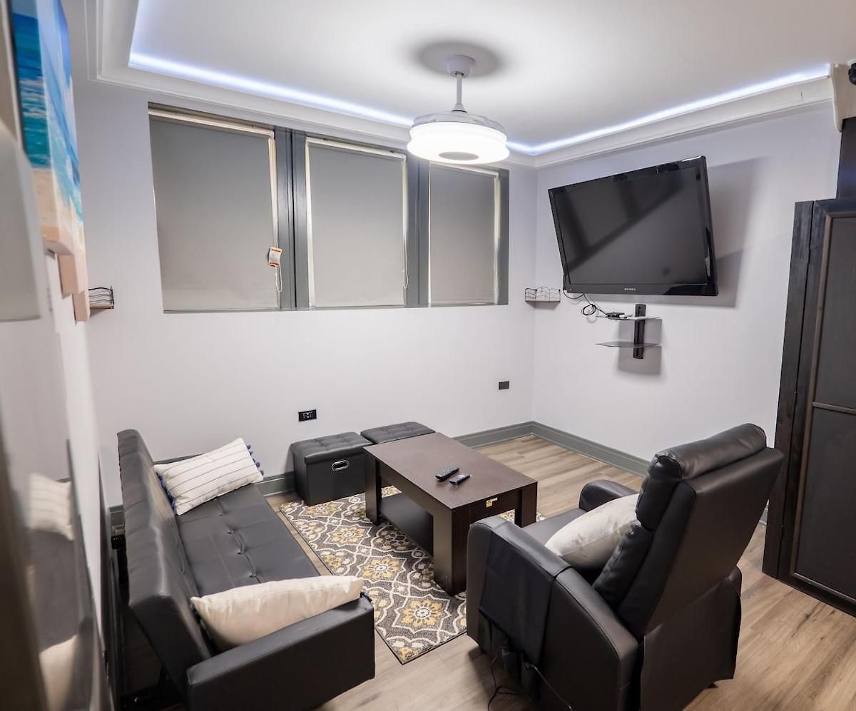 & Cozy 1-bedroom In Irving Park *