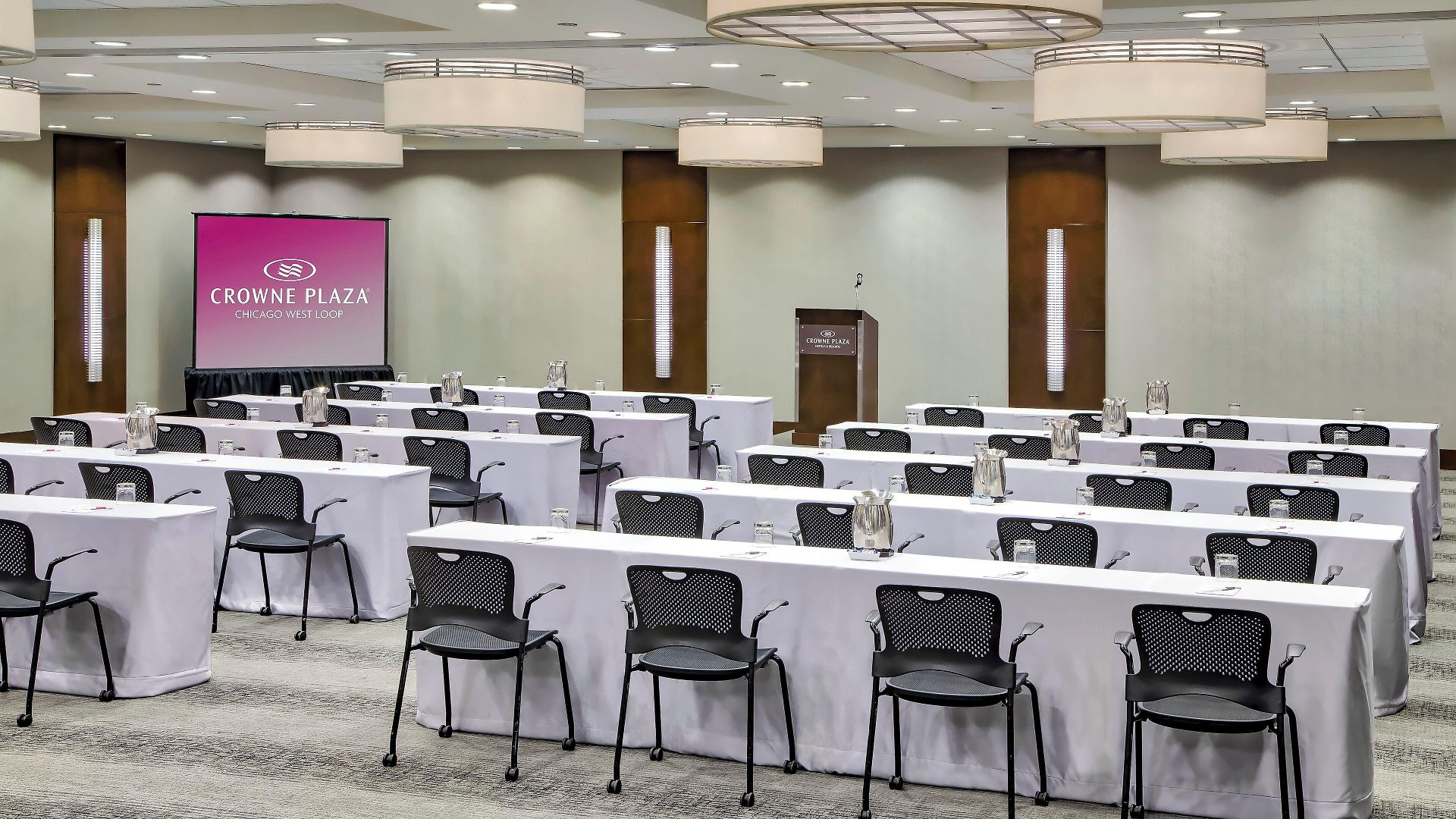 Crowne Plaza - West Loop By Ihg Hotel 3*