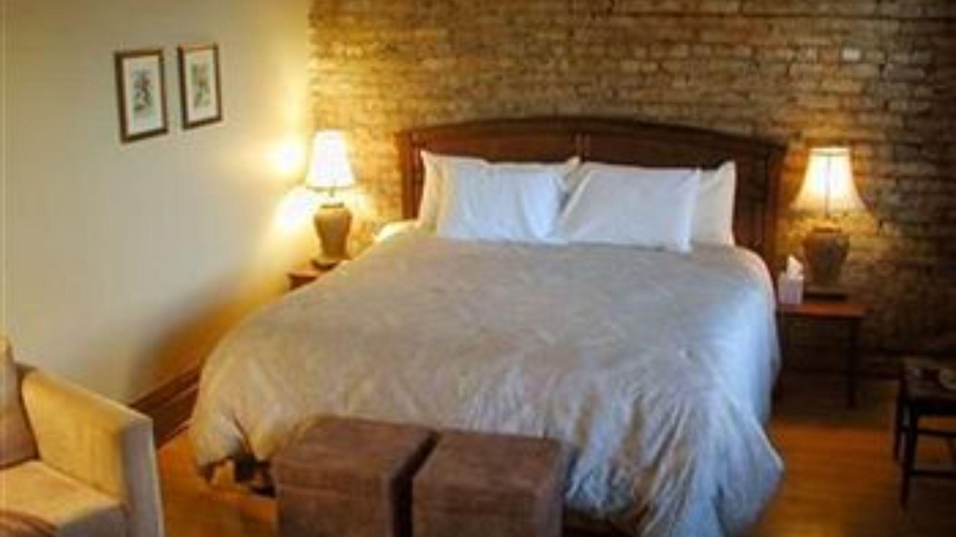 Old Bed & Breakfast Chicago