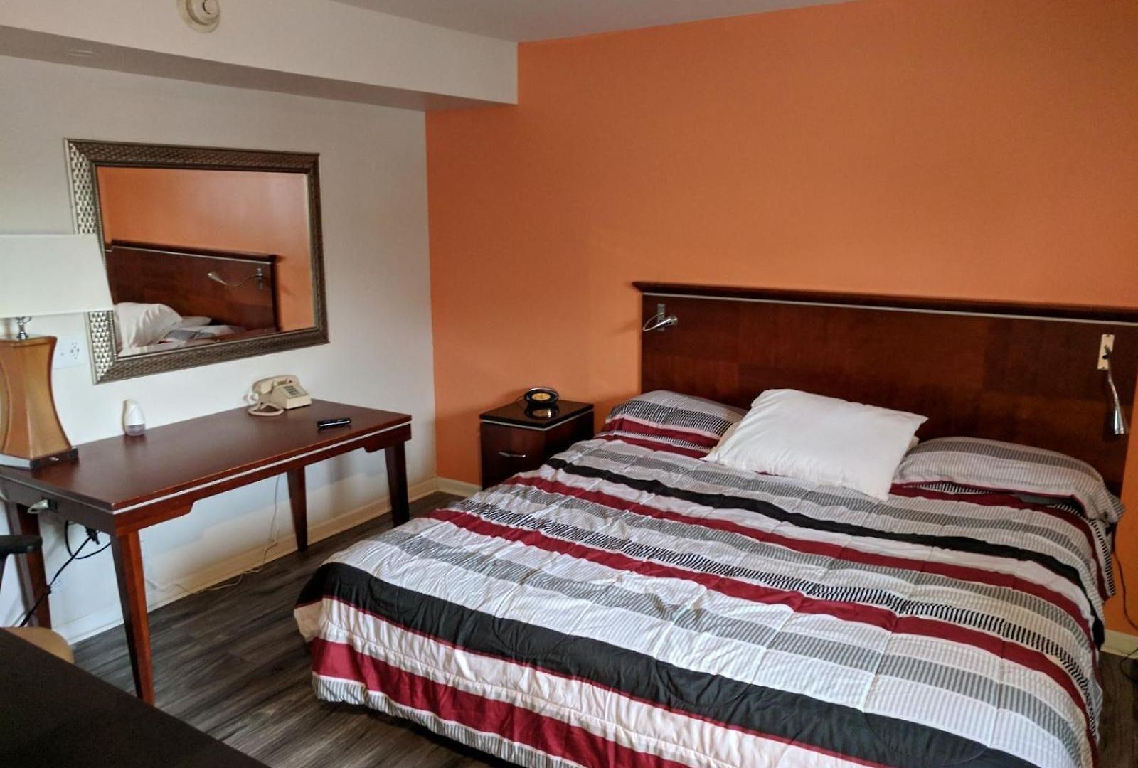 Hotel Skylark