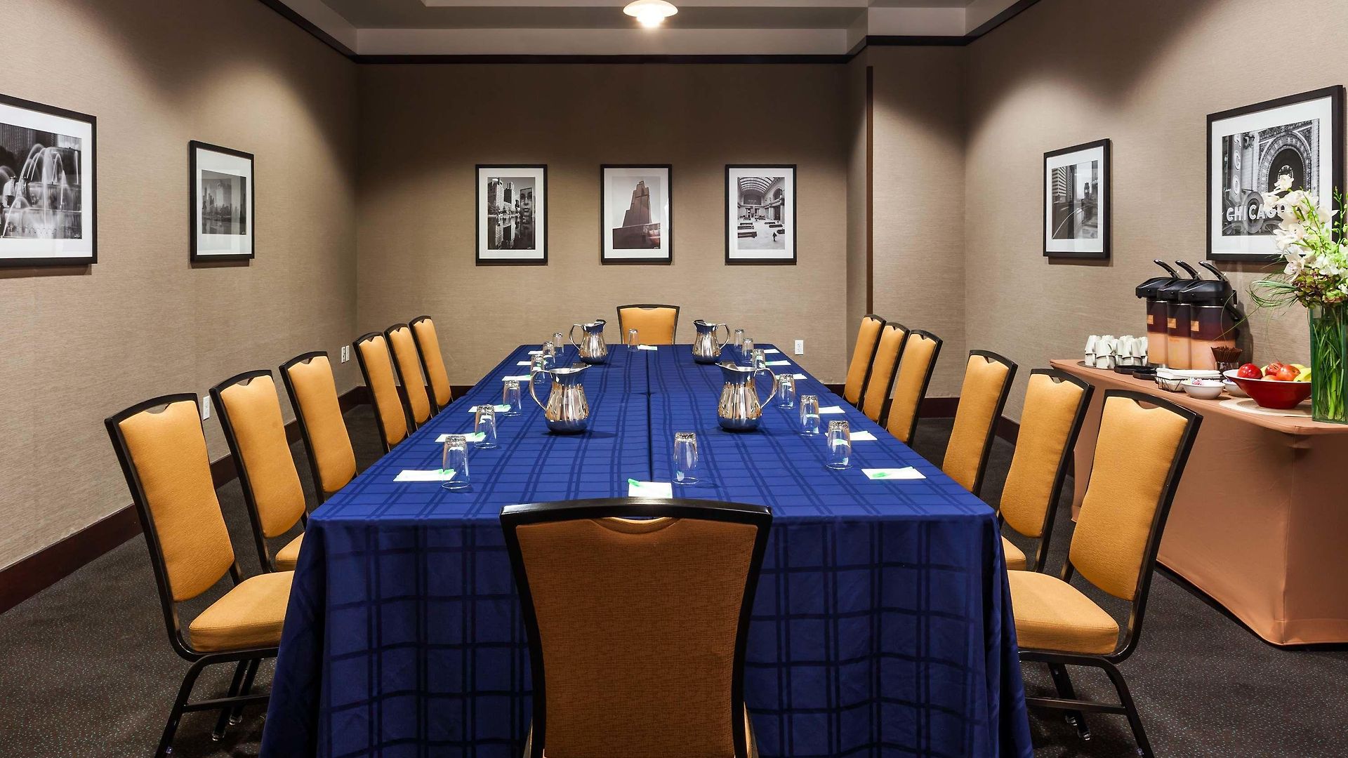 By Marriott Downtown/river North Hotel 3*