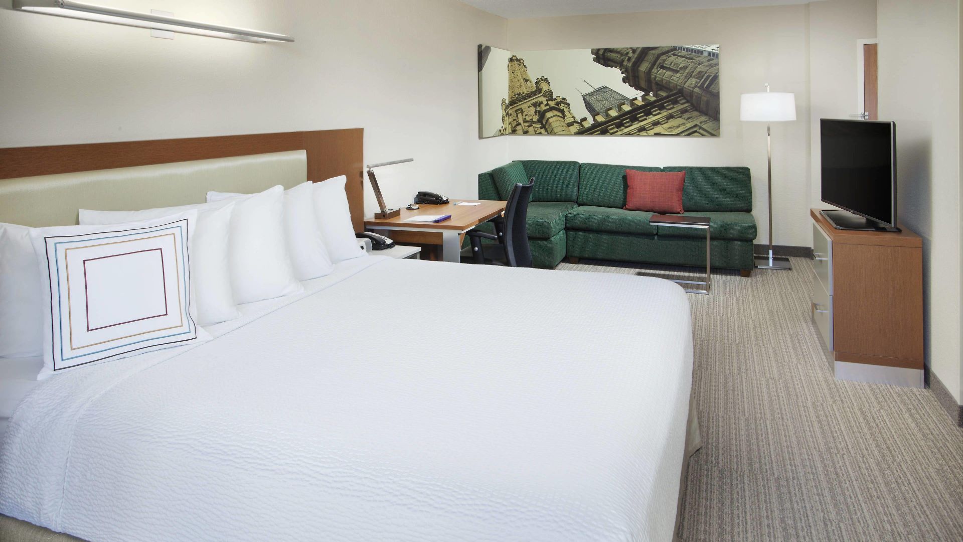 Springhill Downtown/river North Hotel 3*