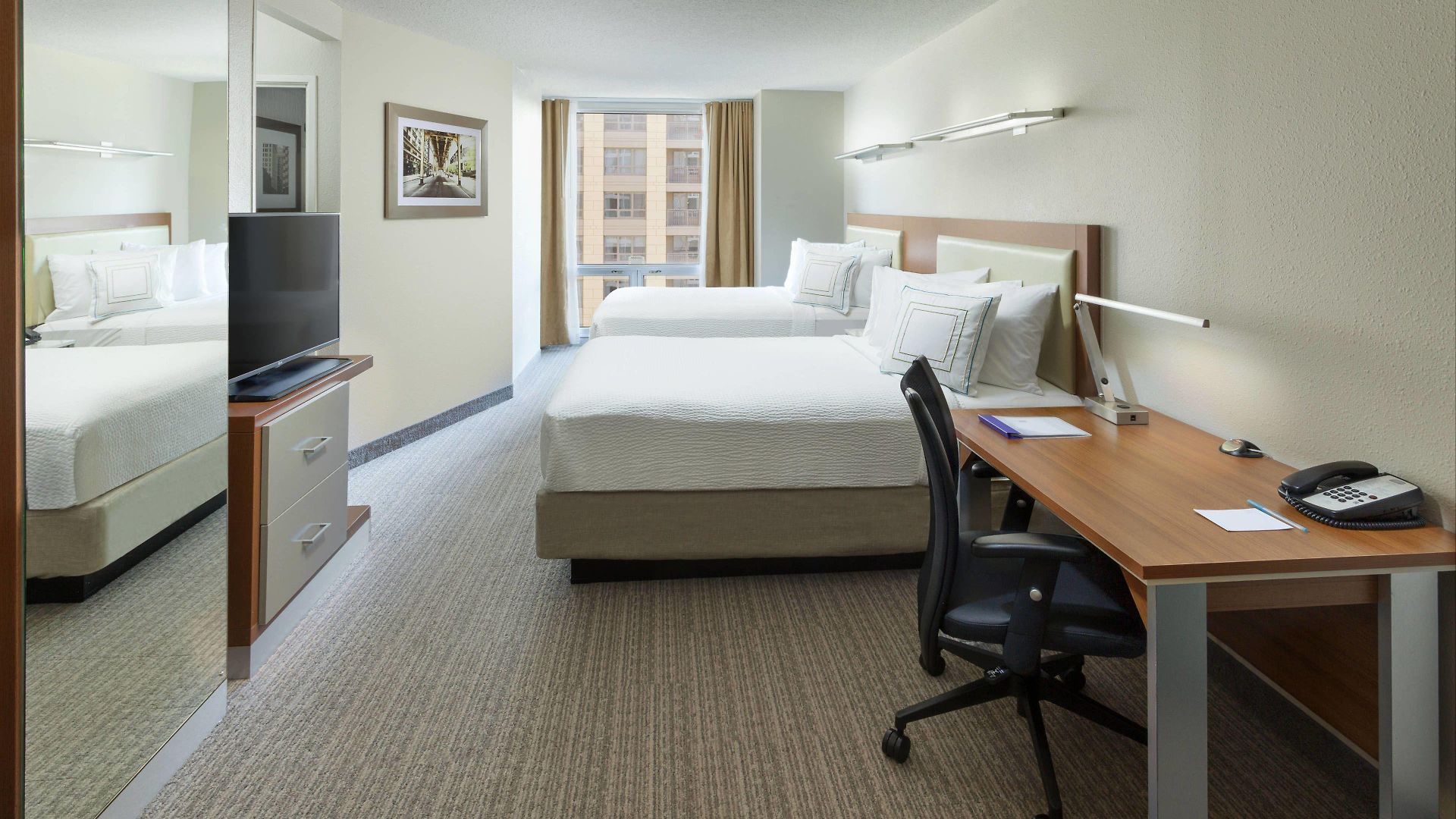 Springhill Downtown/river North Hotel
