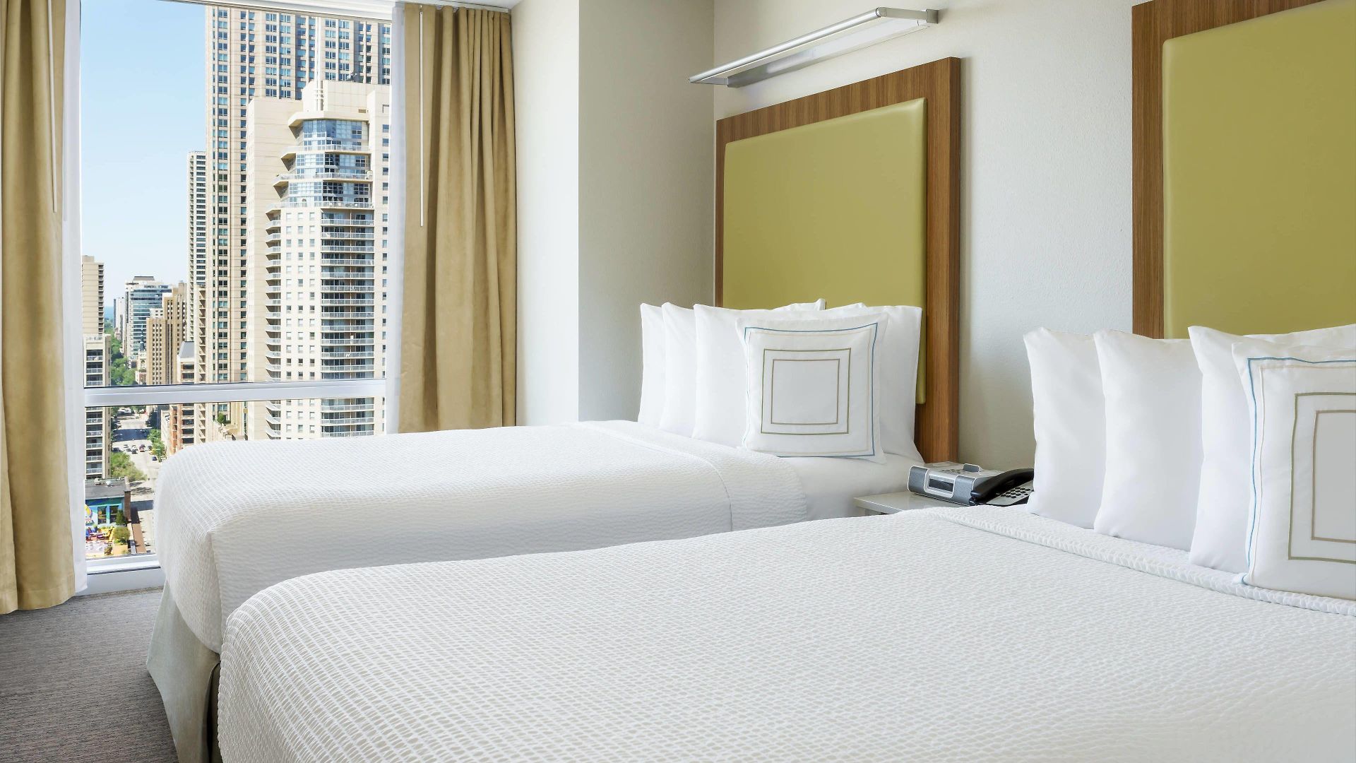 Hotel Springhill Downtown/river North 3*