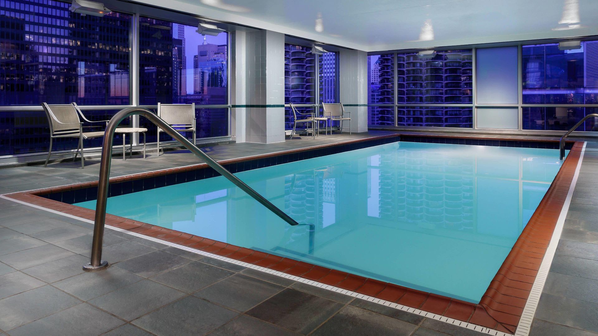 Springhill Downtown/river North 3*
