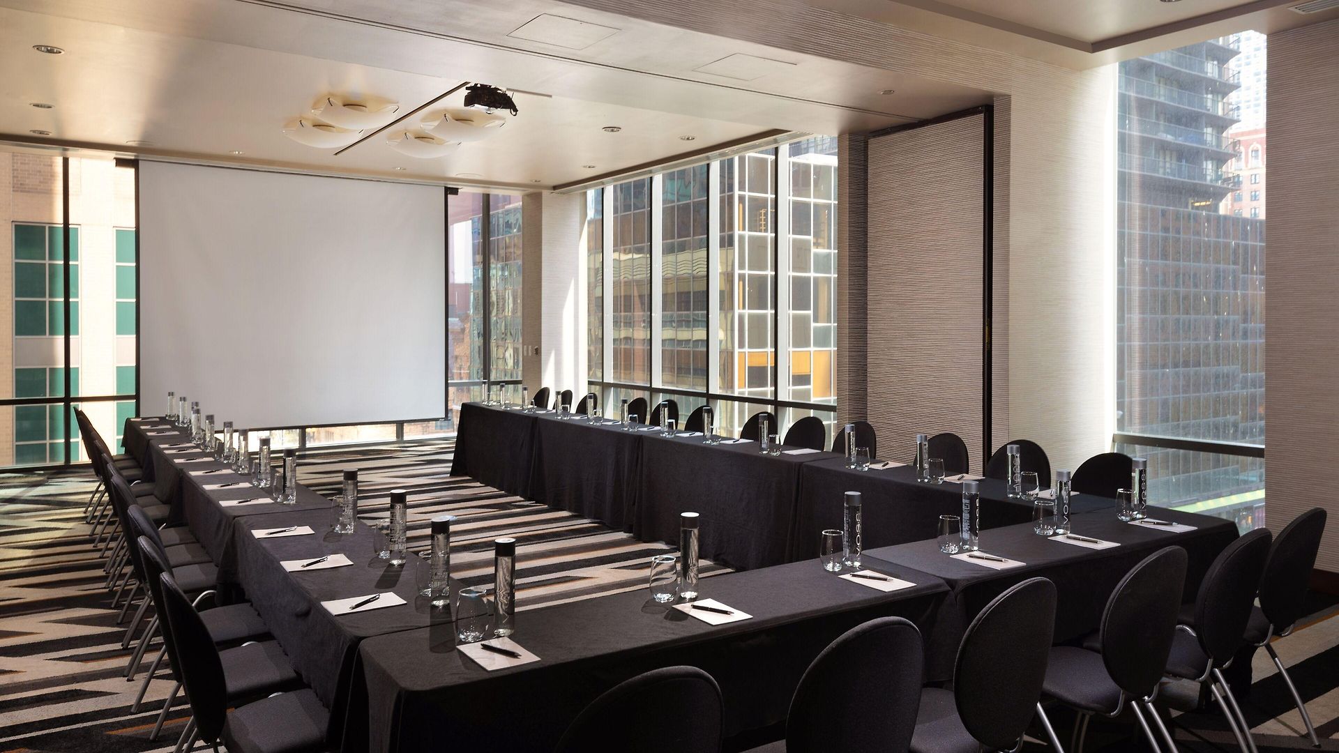Hotel Eurostars Magnificent Mile 4*