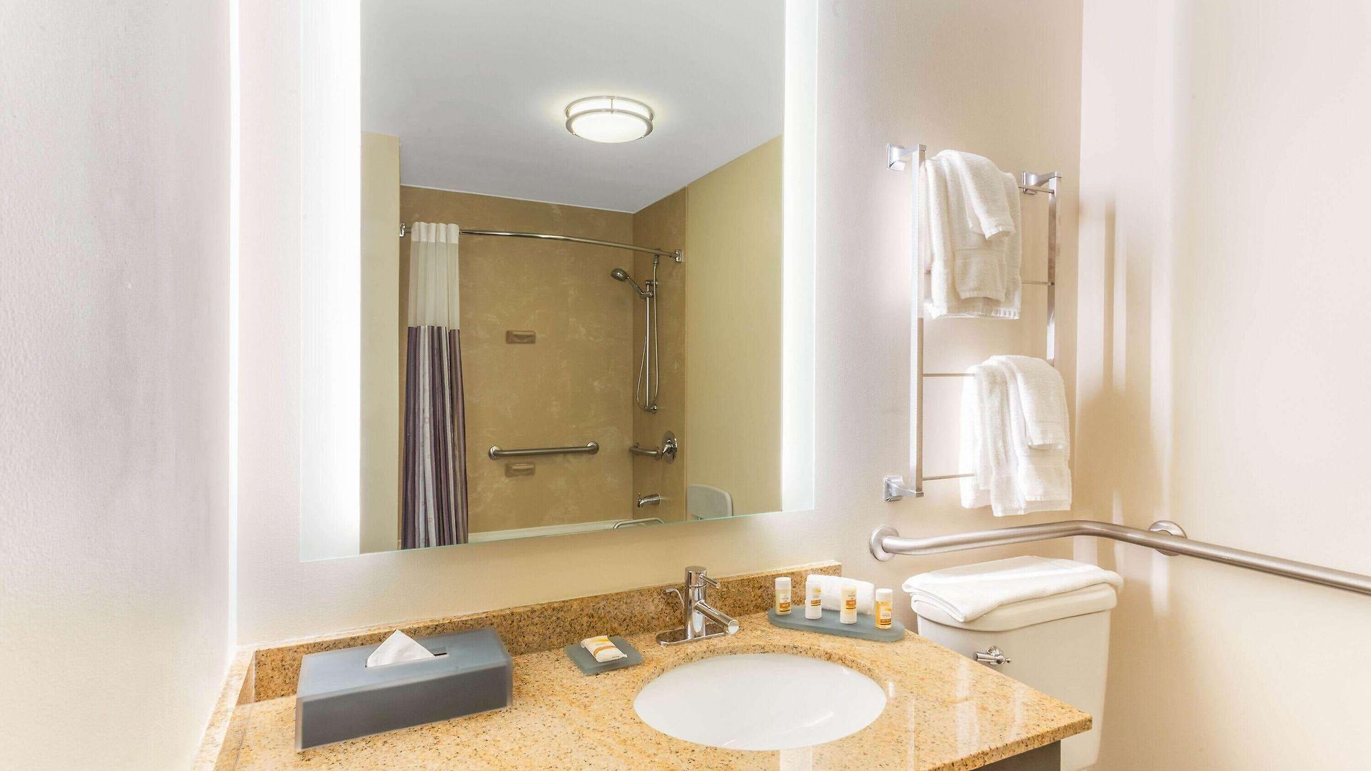 La Quinta & By Wyndham Downtown Hotel 3*