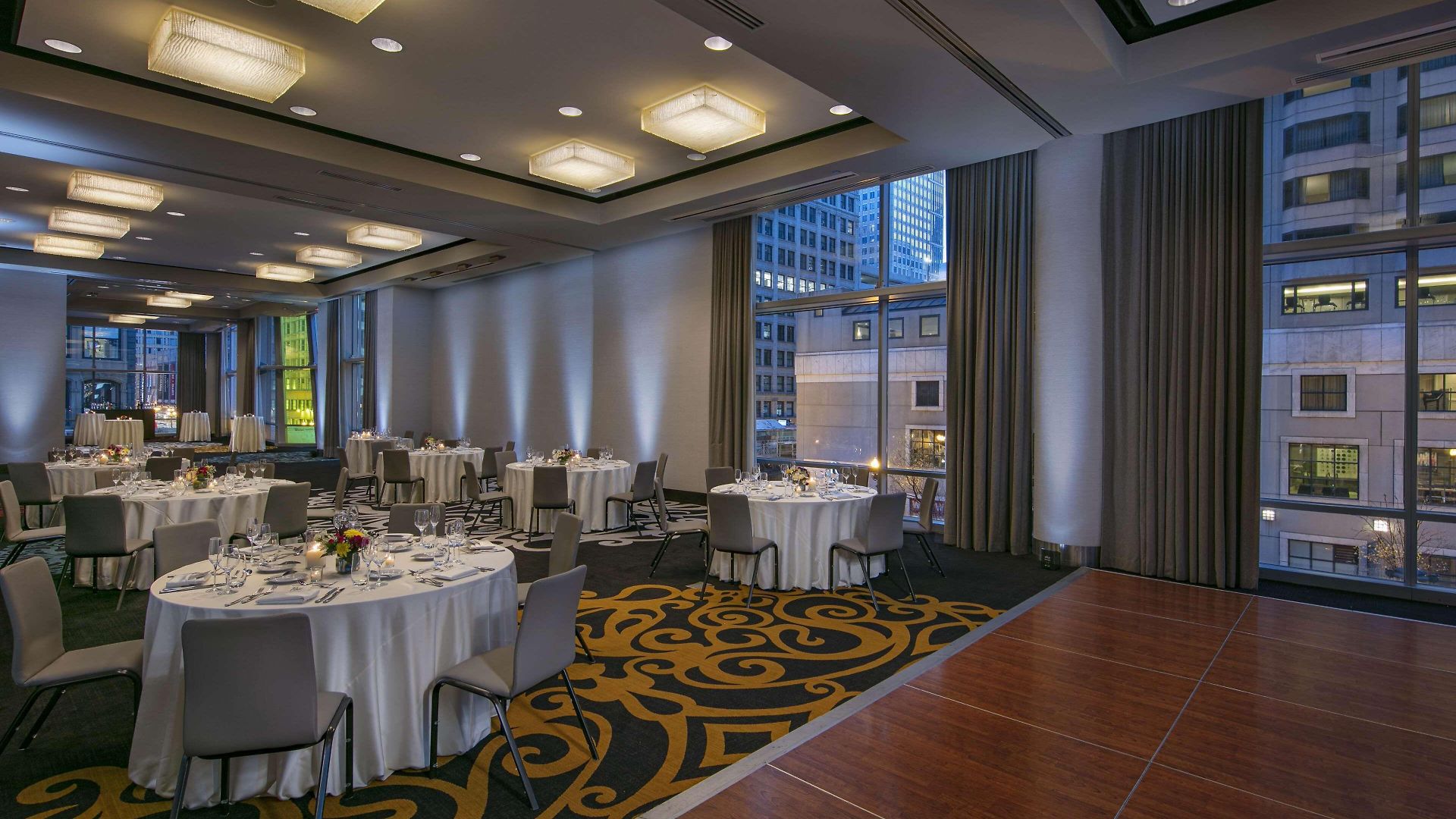 Thewit Chicago, A Hilton Hotel