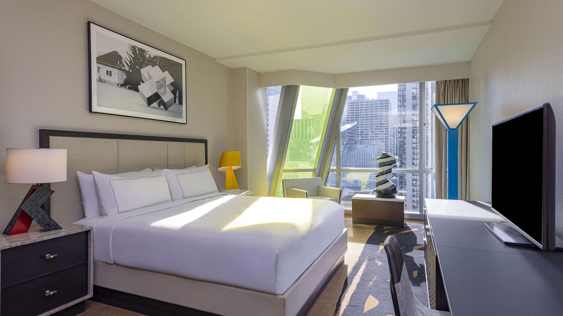 Thewit Chicago, A Hilton Chicago