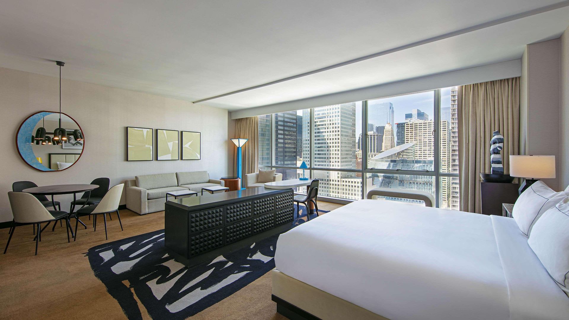 Thewit Chicago, A Hilton