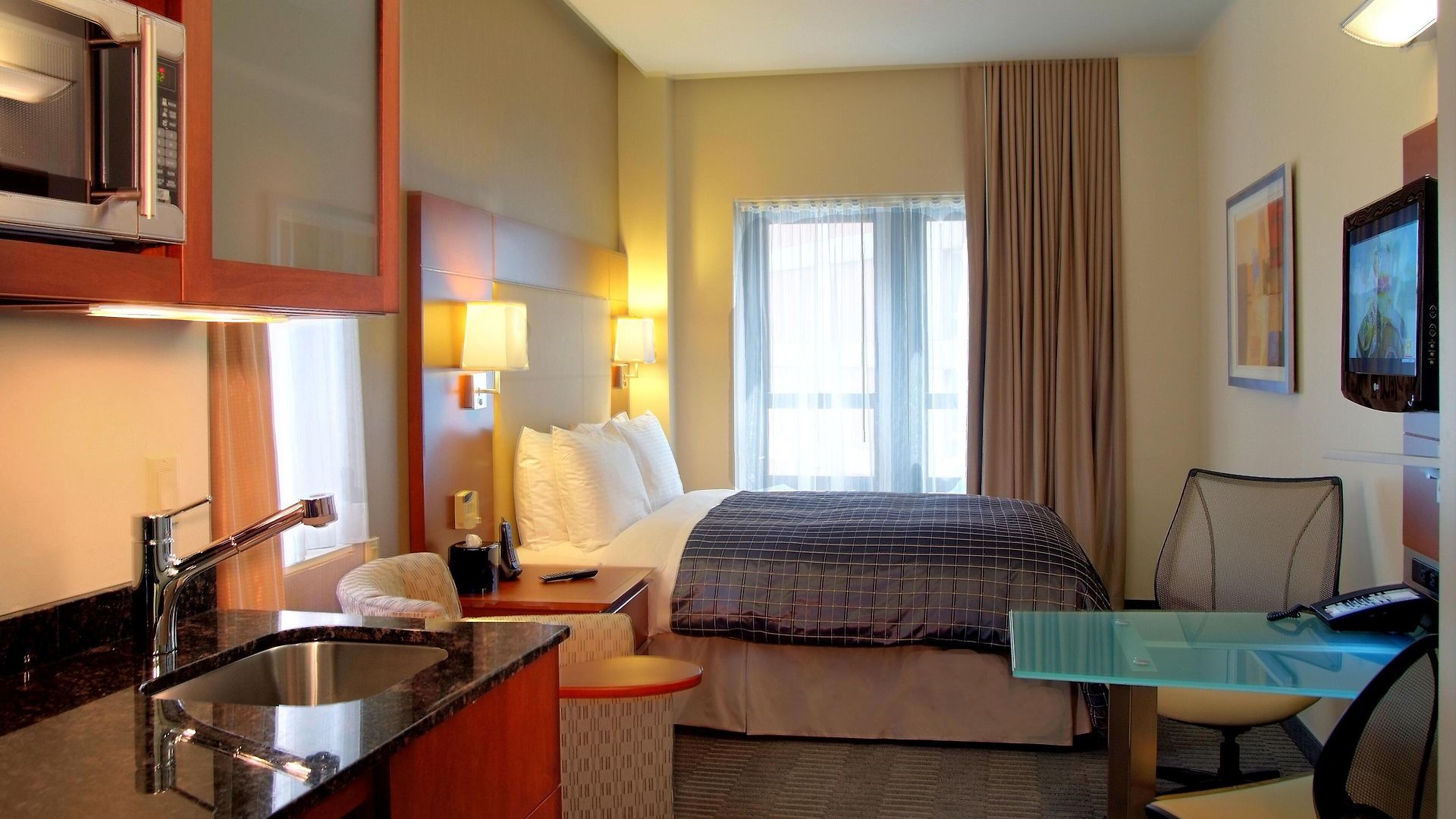 Hotel River