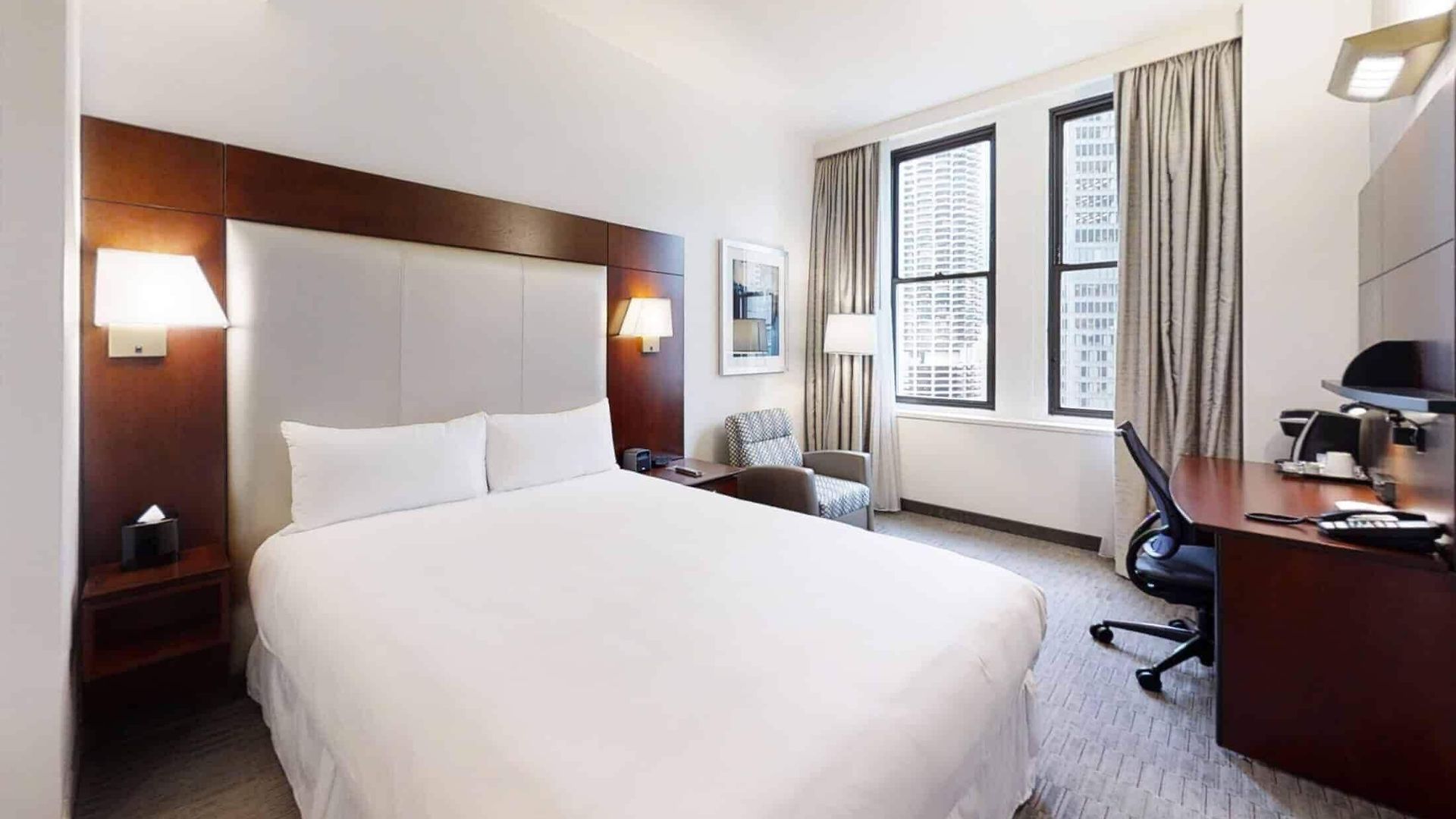 River Hotel 4*