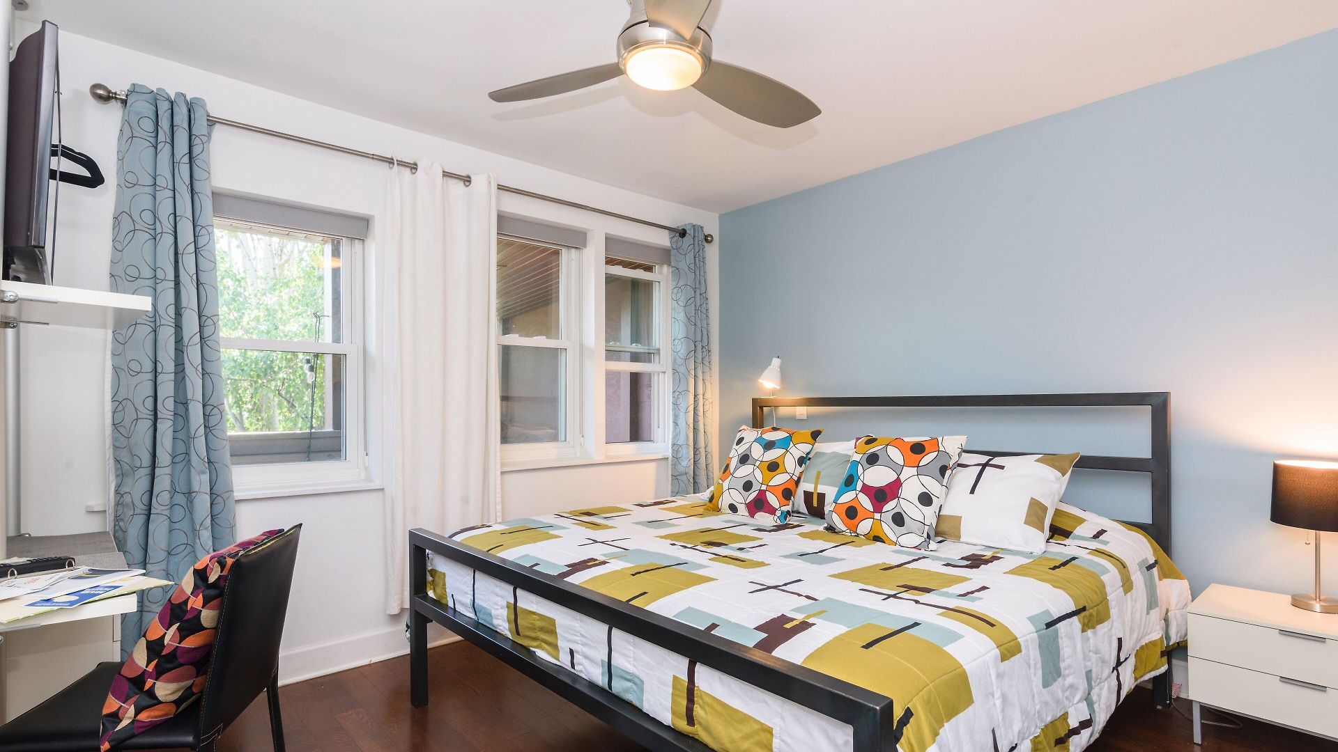 House 5863- Chicago's Premier Bed & Breakfast