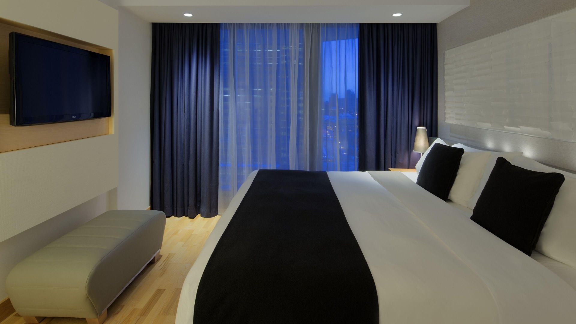 Radisson Blu Aqua Hotel, 4* Chicago