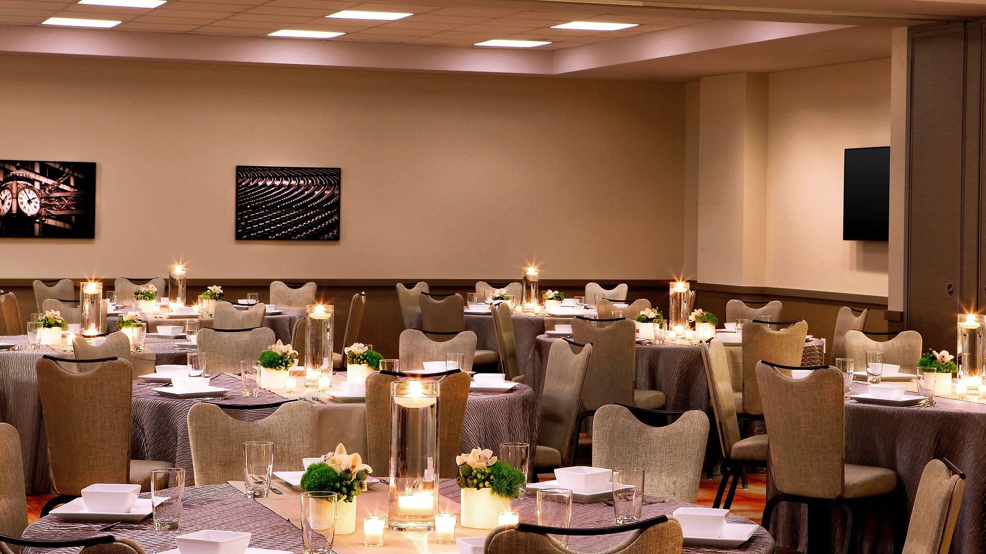 Aloft By Marriott Downtown River North 3*