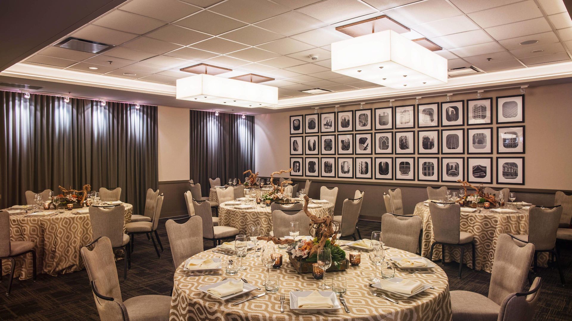 Fairfield And Downtown-river North Hotel 3*