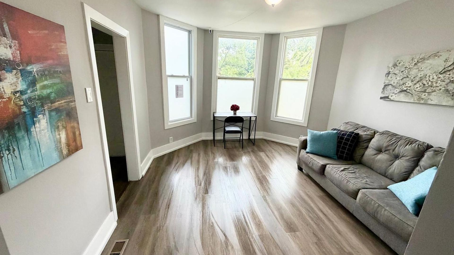 Beautiful Near Downtwon - Free Parking! *